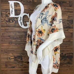 ILLA ILLA | Floral Kimono Cardigan Deep V Backside Neutral‎ Flowy